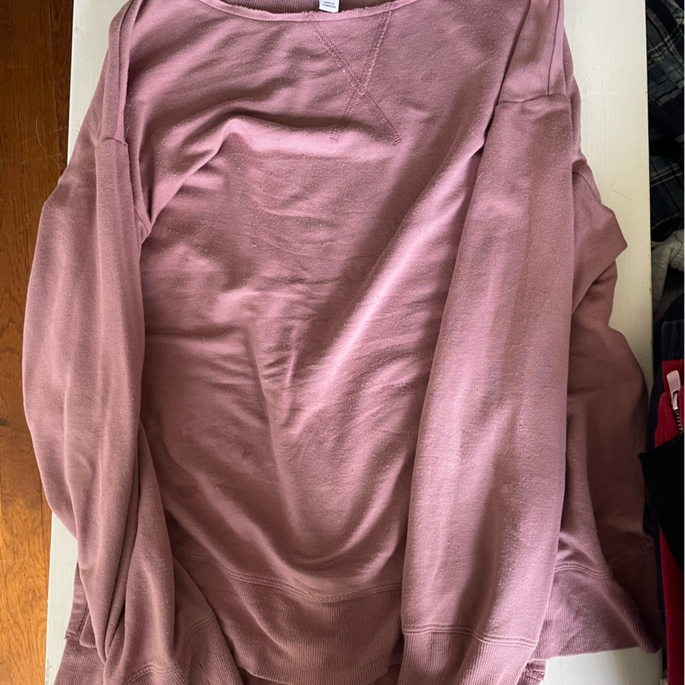 Light crew neck